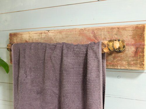 Treibholz Handtuchhalter kopenhagen an der Wand Übersicht
