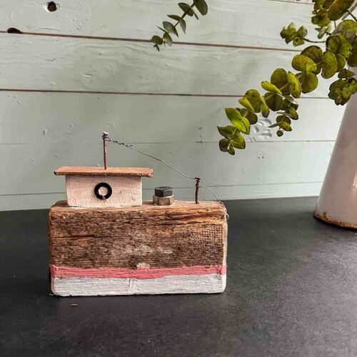 Treibholz Schiff Elbschlepper klein