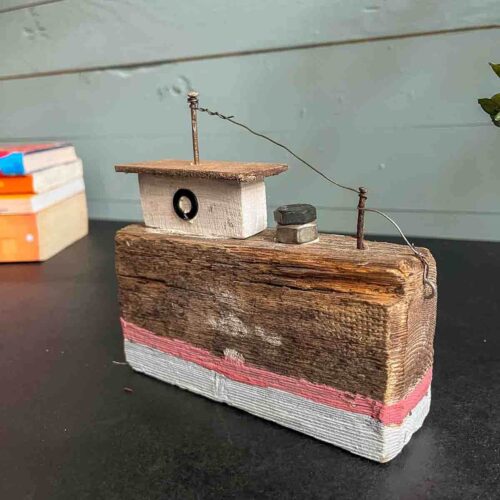 Treibholz Schiff Elbschlepper klein